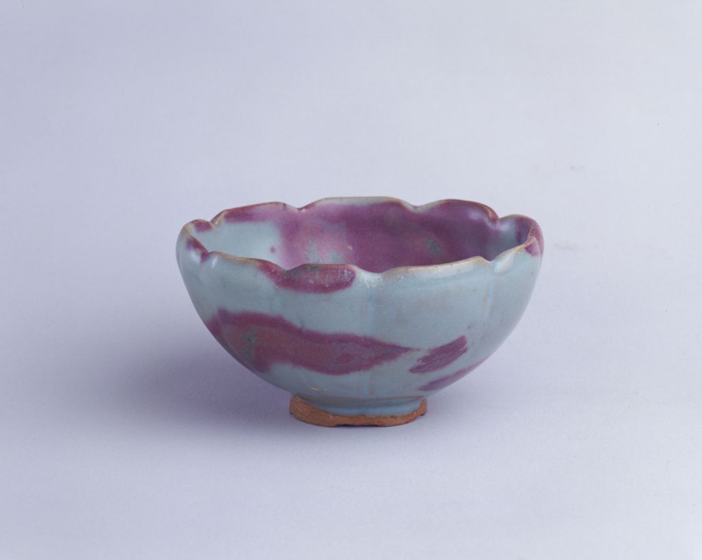 图片[1]-Jun Kiln Sky Blue Glaze Red Spot Petal Bowl-China Archive